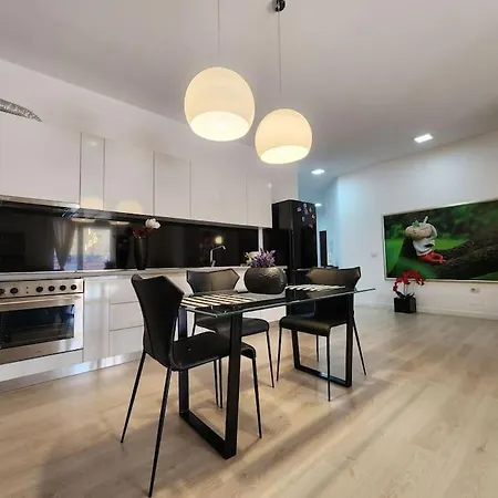 Apartamento Luxury Near Center! Tirana