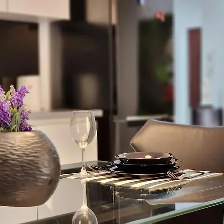 Luxury Near Center! Apartamento Tirana
