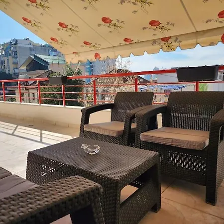 Luxury Near Center! Apartamento Tirana